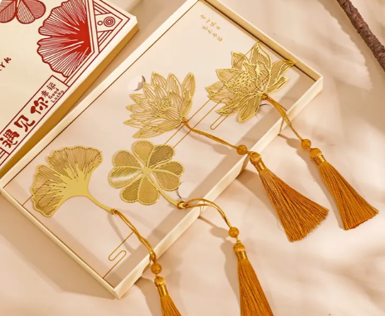 High-quality metal bookmarks with elegant floral and animal shapes